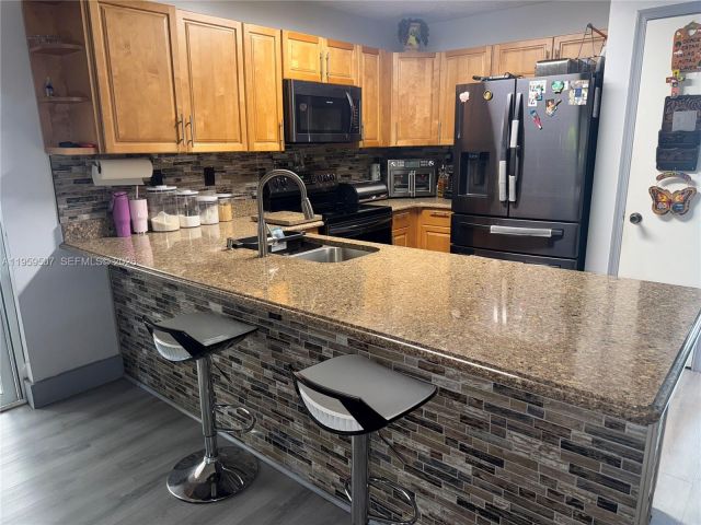 Продажа дома по адресу 5320 NW 190th St - фото 7428598