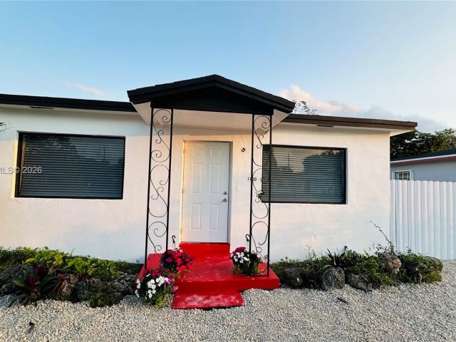 Продажа дома по адресу 1100 NW 75th St - фото 7429023