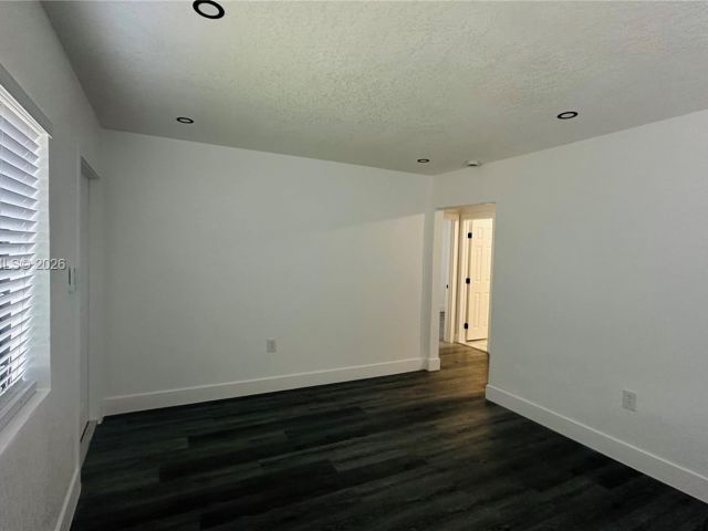 Продажа дома по адресу 1100 NW 75th St - фото 7429030