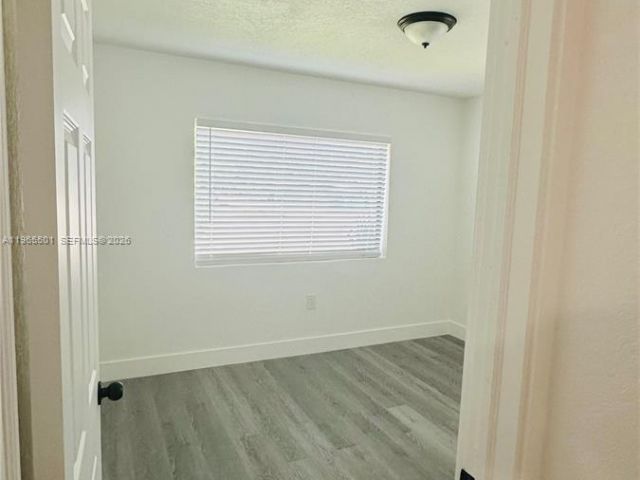 Продажа дома по адресу 1100 NW 75th St - фото 7429033