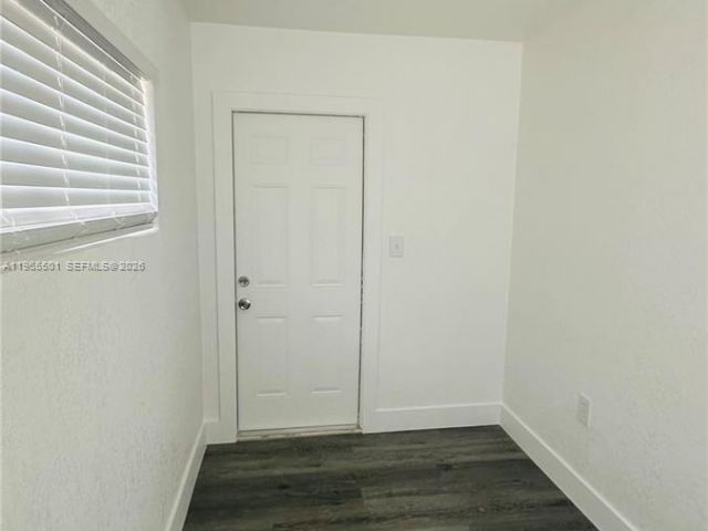 Продажа дома по адресу 1100 NW 75th St - фото 7429035