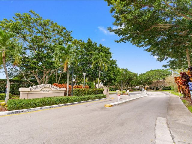 Дом в аренду по адресу 11009 Mainsail Dr 11009 - фото 7486991