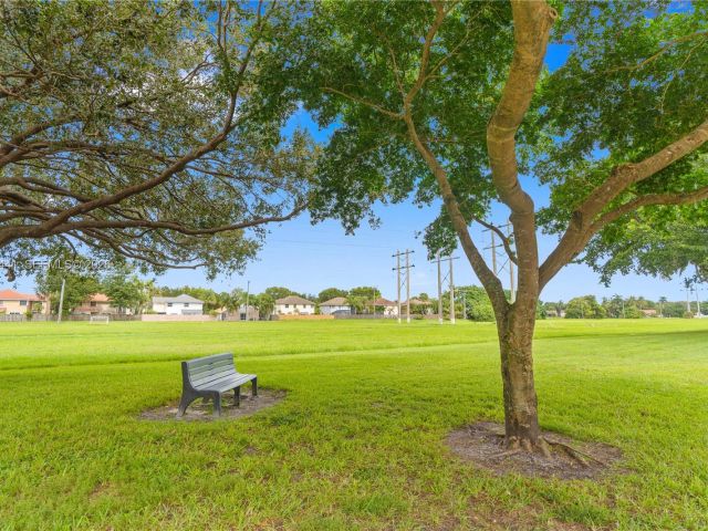 Дом в аренду по адресу 11009 Mainsail Dr 11009 - фото 7486993