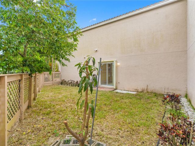 Дом в аренду по адресу 11009 Mainsail Dr 11009 - фото 7486995