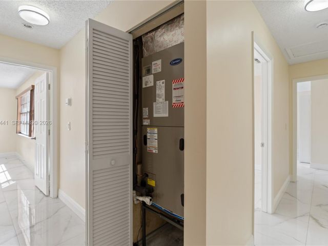 Дом в аренду по адресу 11009 Mainsail Dr 11009 - фото 7486998