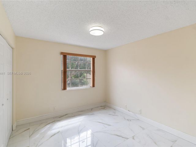 Дом в аренду по адресу 11009 Mainsail Dr 11009 - фото 7487000