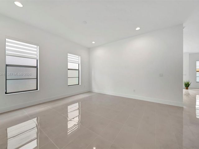 Дом в аренду по адресу 1454 SW 23rd St - фото 7482954