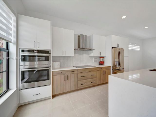 Дом в аренду по адресу 1454 SW 23rd St - фото 7482957