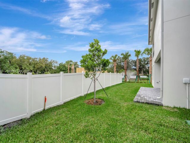 Дом в аренду по адресу 1454 SW 23rd St - фото 7482959