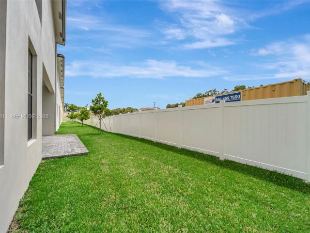 Дом в аренду по адресу 1454 SW 23rd St - фото 7482961