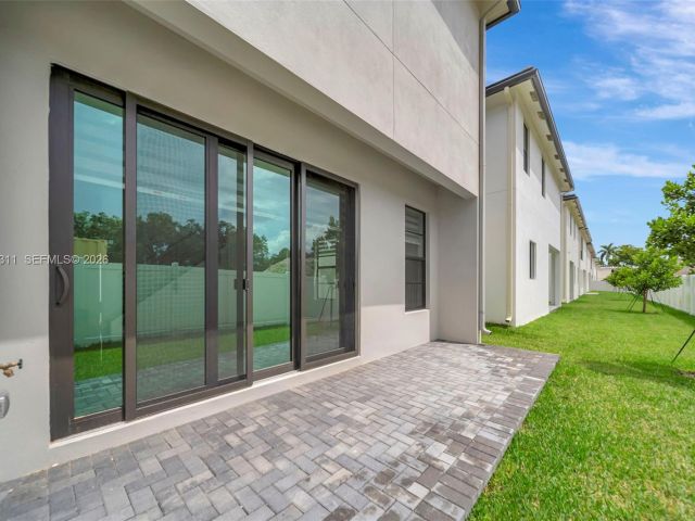 Дом в аренду по адресу 1454 SW 23rd St - фото 7482964