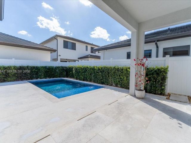 Продажа дома по адресу 8096 NW 48th Ter - фото 7431606