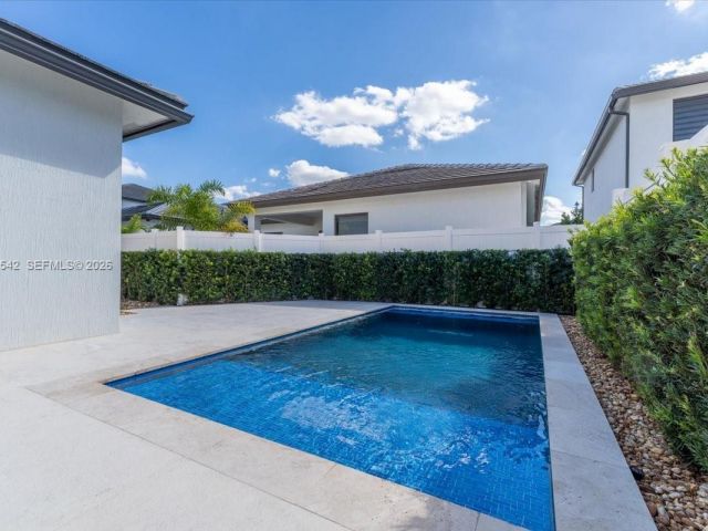 Продажа дома по адресу 8096 NW 48th Ter - фото 7431608