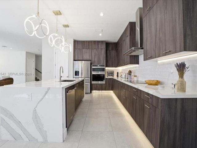 Продажа дома по адресу 8096 NW 48th Ter - фото 7431623