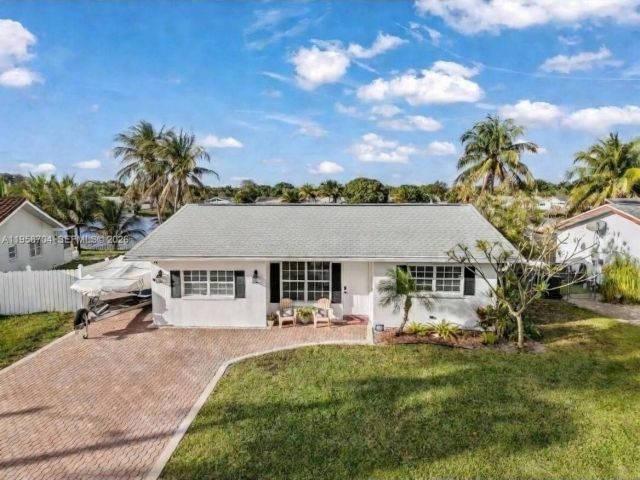 Продажа дома по адресу 3371 NW 67th St - фото 7481641