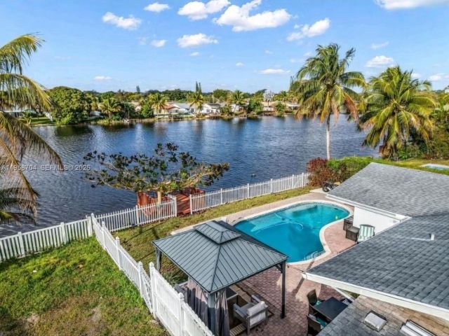 Продажа дома по адресу 3371 NW 67th St - фото 7481646