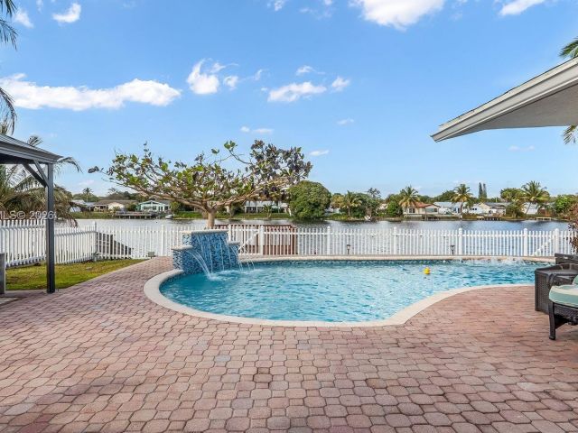 Продажа дома по адресу 3371 NW 67th St - фото 7481647