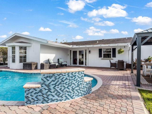 Продажа дома по адресу 3371 NW 67th St - фото 7481650