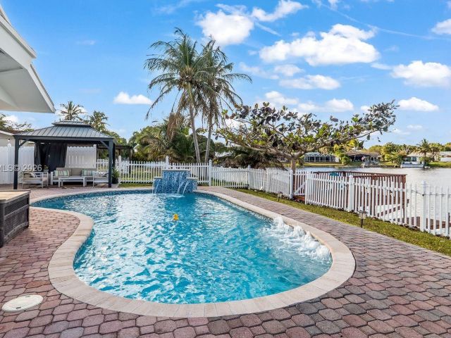 Продажа дома по адресу 3371 NW 67th St - фото 7481652