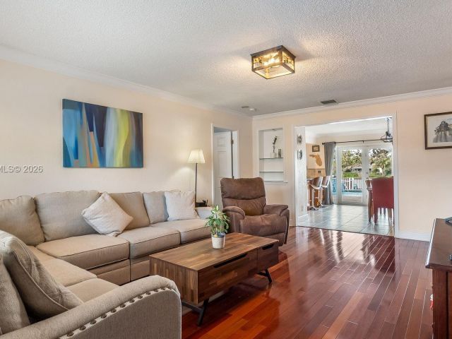 Продажа дома по адресу 3371 NW 67th St - фото 7481653