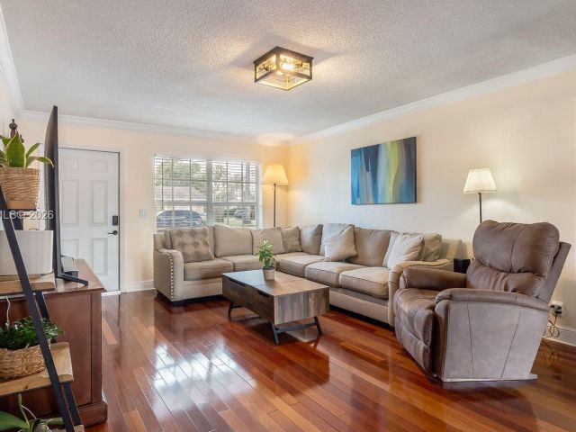 Продажа дома по адресу 3371 NW 67th St - фото 7481654