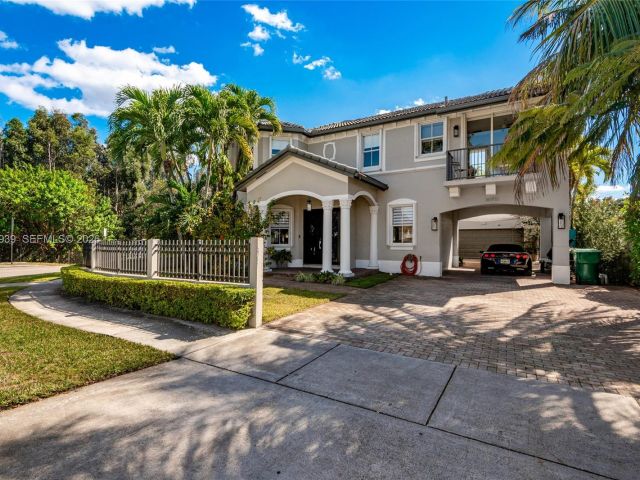 Продажа дома по адресу 14900 SW 10th St - фото 7444055