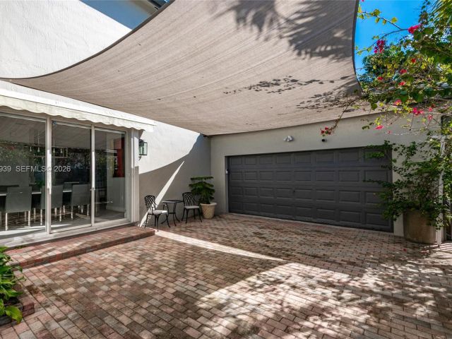 Продажа дома по адресу 14900 SW 10th St - фото 7444059