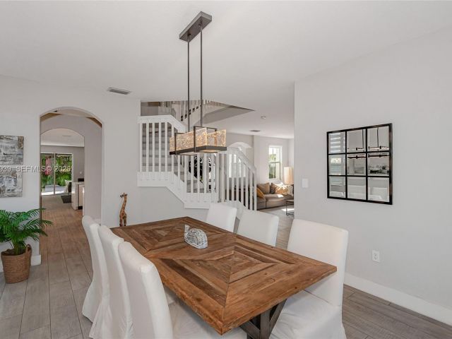 Продажа дома по адресу 14900 SW 10th St - фото 7444066