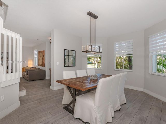 Продажа дома по адресу 14900 SW 10th St - фото 7444067