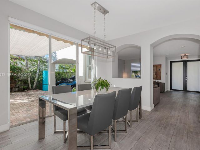 Продажа дома по адресу 14900 SW 10th St - фото 7444069