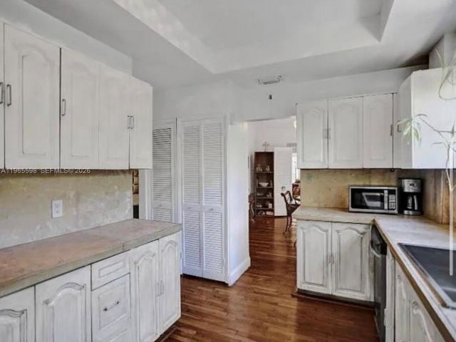 Продажа дома по адресу 1107 Alhambra Cir - фото 7471517