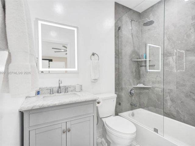 Продажа дома по адресу 2001 N 22nd Ave - фото 7506870