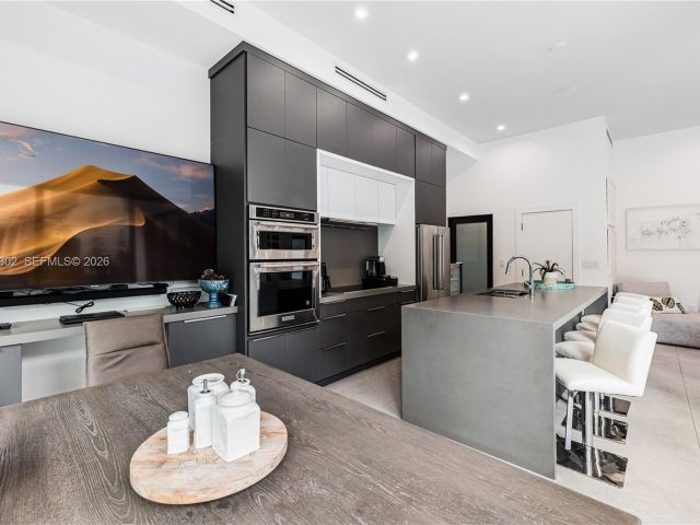 Дом в аренду по адресу 640 Fernwood Rd - фото 7439392