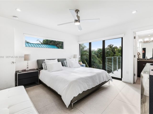 Дом в аренду по адресу 640 Fernwood Rd - фото 7439397