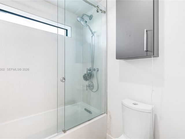 Дом в аренду по адресу 640 Fernwood Rd - фото 7439401