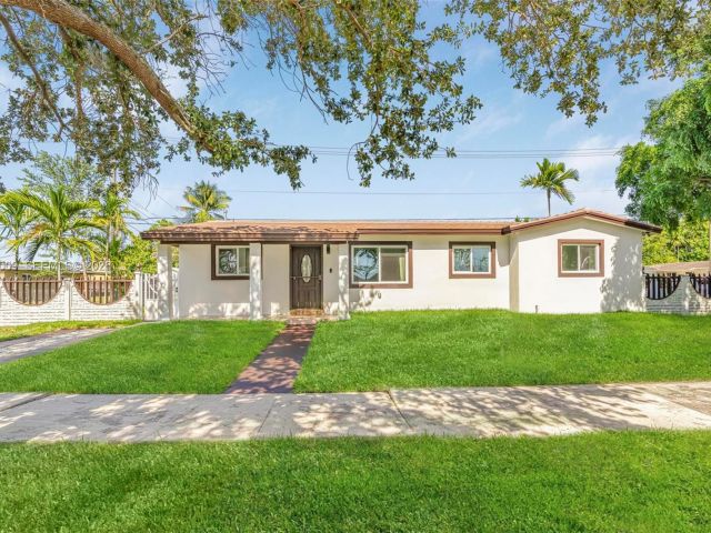 Дом в аренду по адресу 2901 SW 92nd Ave 0 - фото 7432462