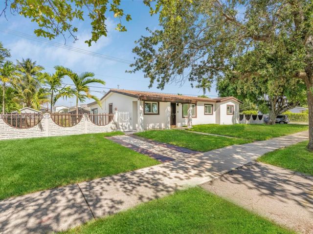 Дом в аренду по адресу 2901 SW 92nd Ave 0 - фото 7432463