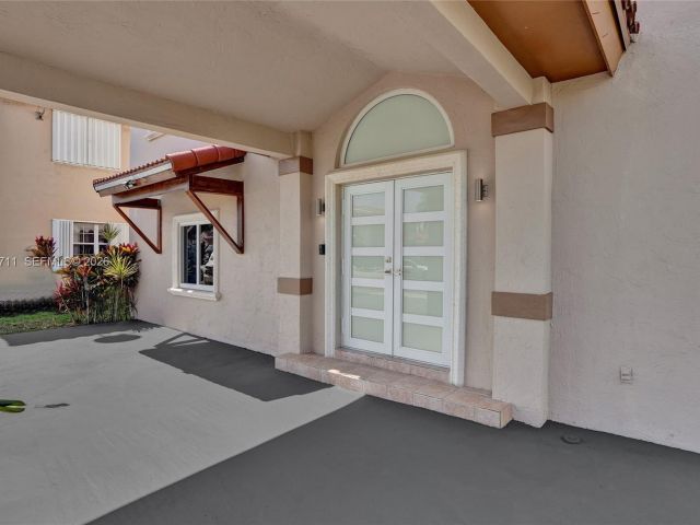 Продажа дома по адресу 15502 SW 137th Pl - фото 7446028