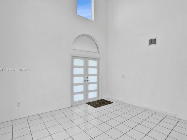 Продажа дома по адресу 15502 SW 137th Pl - фото 7446032