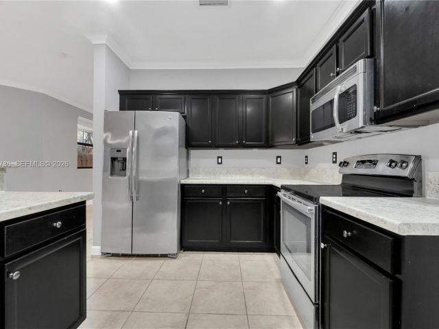 Дом в аренду по адресу 3401 SE 5th St 3401 - фото 7432712