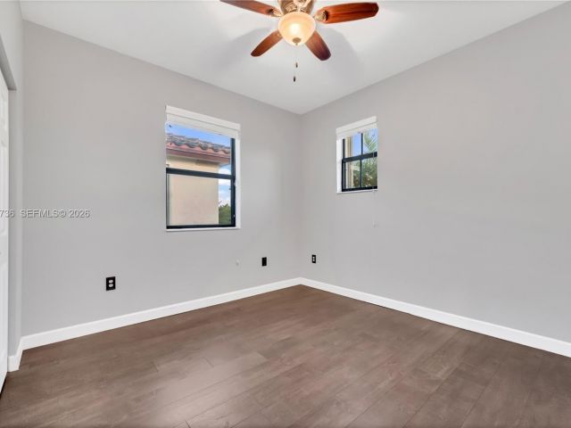 Дом в аренду по адресу 3401 SE 5th St 3401 - фото 7432728