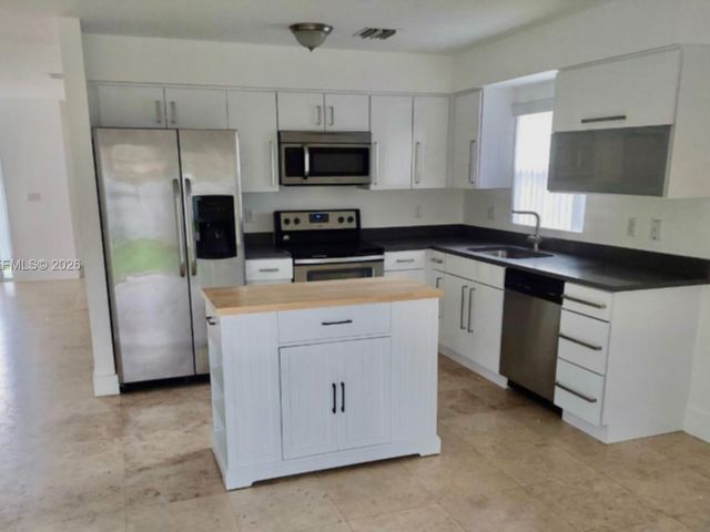 Дом в аренду по адресу 2772 SW 31st Ct 2772 - фото 7432752