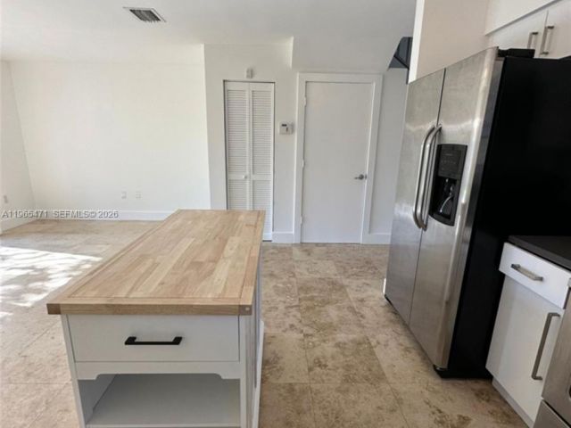 Дом в аренду по адресу 2772 SW 31st Ct 2772 - фото 7432756