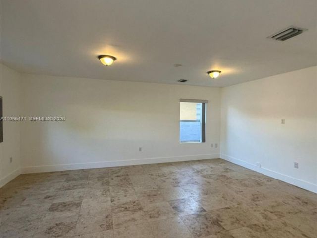 Дом в аренду по адресу 2772 SW 31st Ct 2772 - фото 7432765