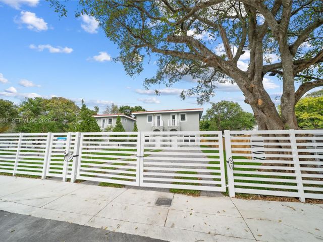 Продажа дома по адресу 529 NW 56th St - фото 7432991