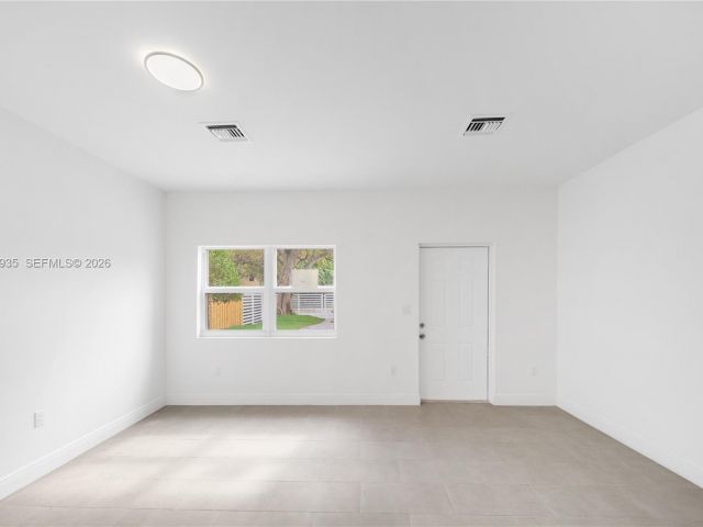 Продажа дома по адресу 529 NW 56th St - фото 7433013