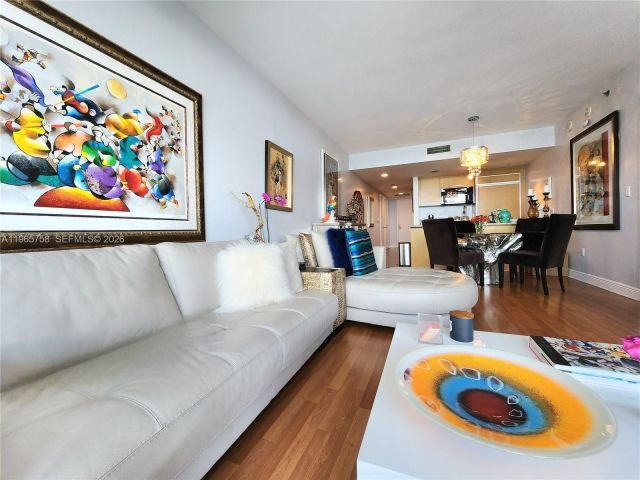 Продажа квартиры #2406 - фото 7500469