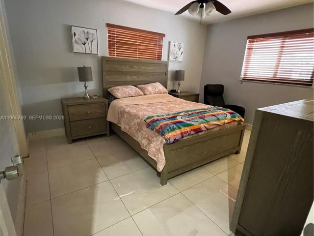 Продажа дома по адресу 10382 SW 25th St - фото 7437271