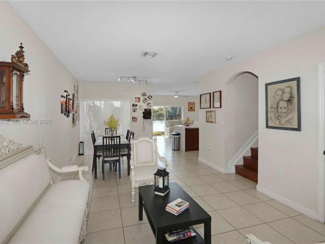 Продажа дома по адресу 941 SW 148th Pl - фото 7446356