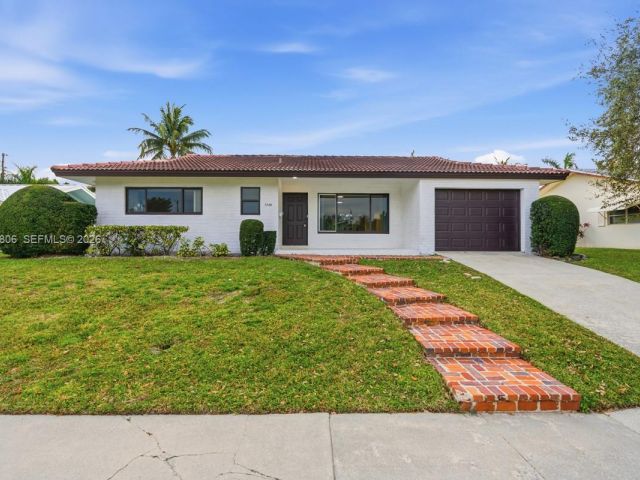 Дом в аренду по адресу 1260 SW 8th St - фото 7444771